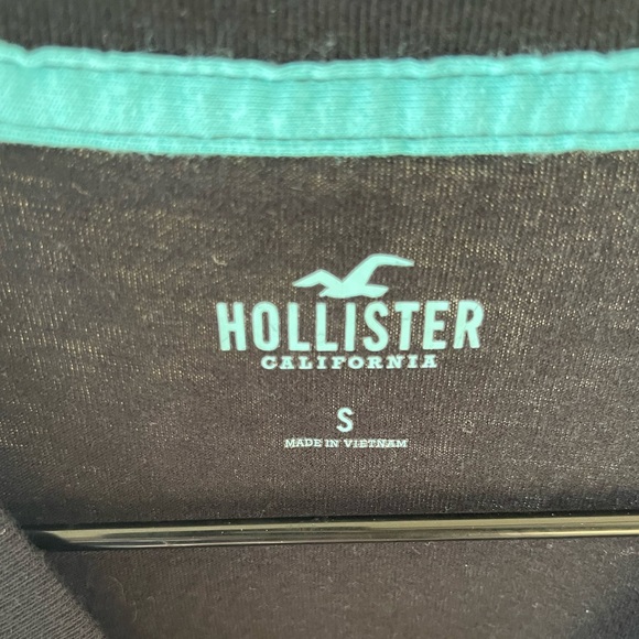 Hollister Super Soft V-neck T-shirt - Small - Picture 2 of 2